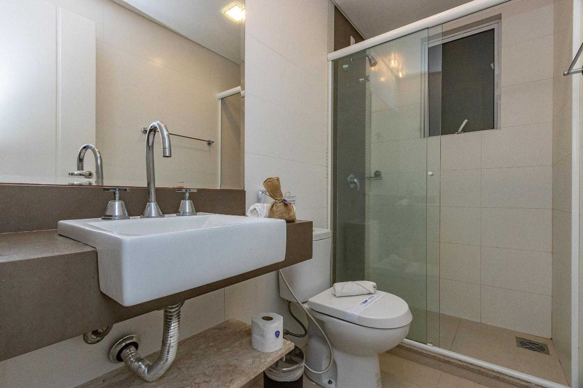 Boulevard 224D - Excelente Apartamento Em Condominio De Luxo No Centro De Bombinhas - Piscina - Jacuzzi - Academia - Portaria 24H. Extérieur photo